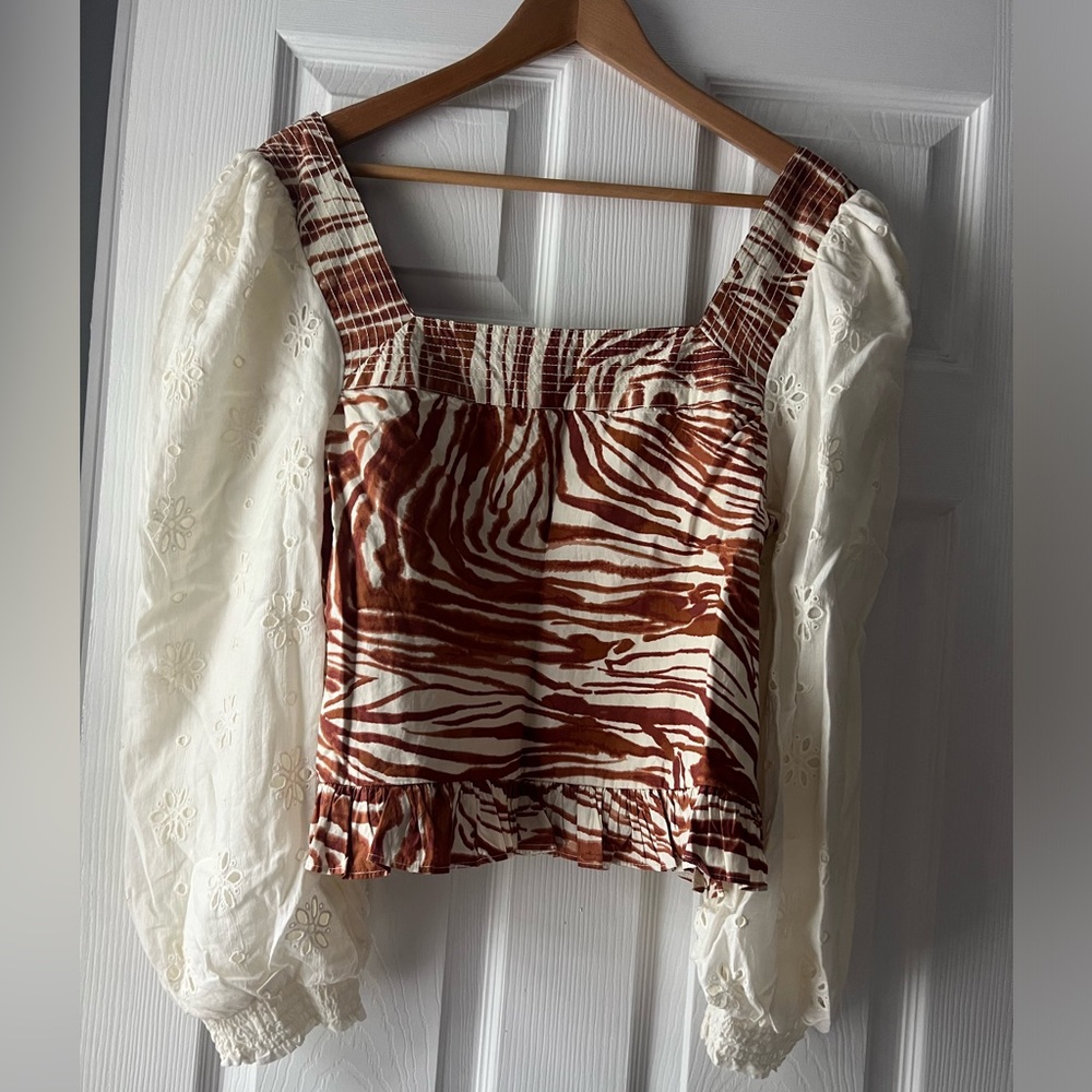 Gorgeous top by Love the Label. Perfect for a fall outing. 100% Cotton.